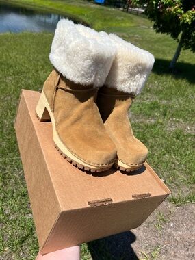 Like New MIA Jildie Tan Suede Shearling Cuff Lug Sole Ankle Boots Size 7